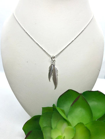 Double feather necklace