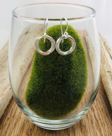 Entwined circles earrings